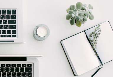 pg电子手机版-大汗淋漓！骑士队莫布里在田径场训练 主要有阻力跑&amp;amp;带球跑等内容