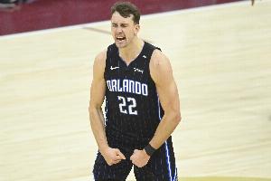 pg电子移动版-效率一般但很硬！小瓦格纳22中8得26分8板4助 造杀伤10罚9中