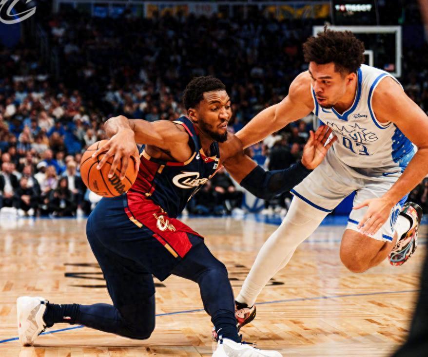 狂轰30+6+8！又成历史第一，哈登影响力真大，骑士第四才是好位置